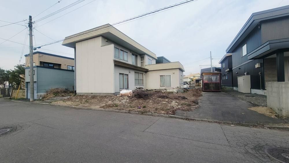 304 sqm Land for Sale in Ishikari, Hokkaido - Thumbnail 4