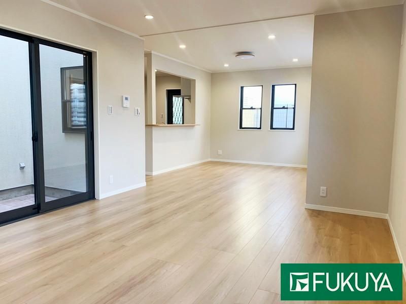 Renovated 4LDK House in Nishinomiya with 207m2 Land - Thumbnail 4