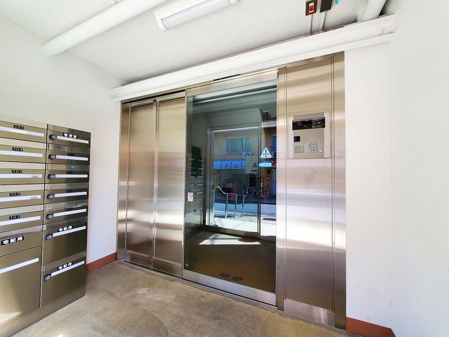 2LDK Apartment for Sale in Funabashi, Chiba - 48m2 - Thumbnail 2