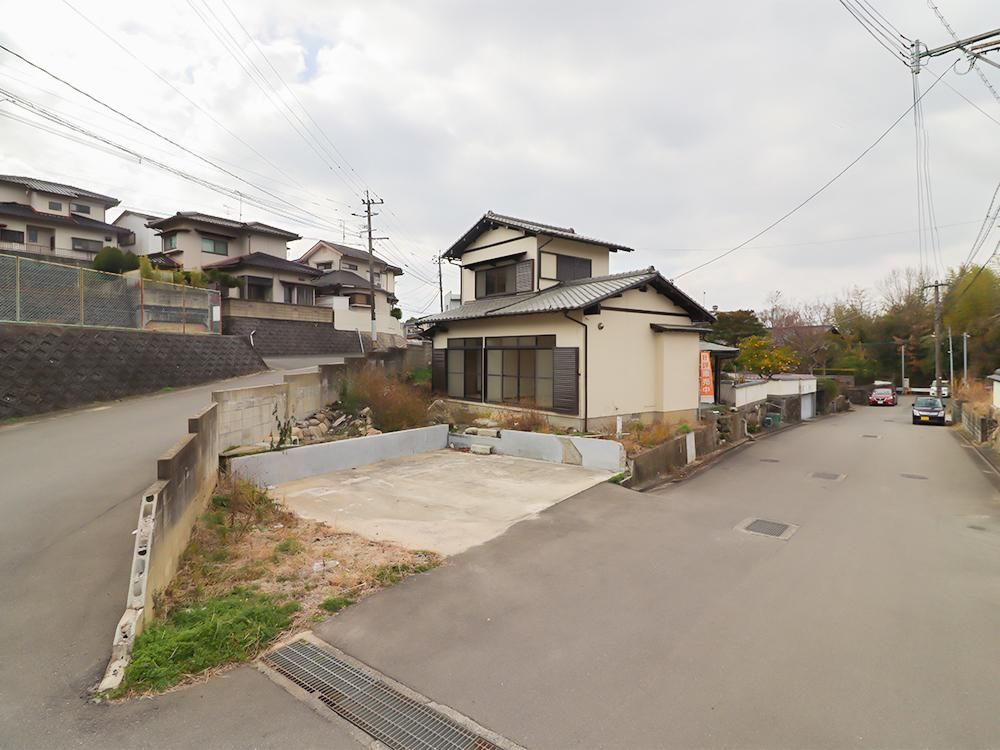 Renovated 4LDK House for Sale in Umi Town, Fukuoka - Thumbnail 3