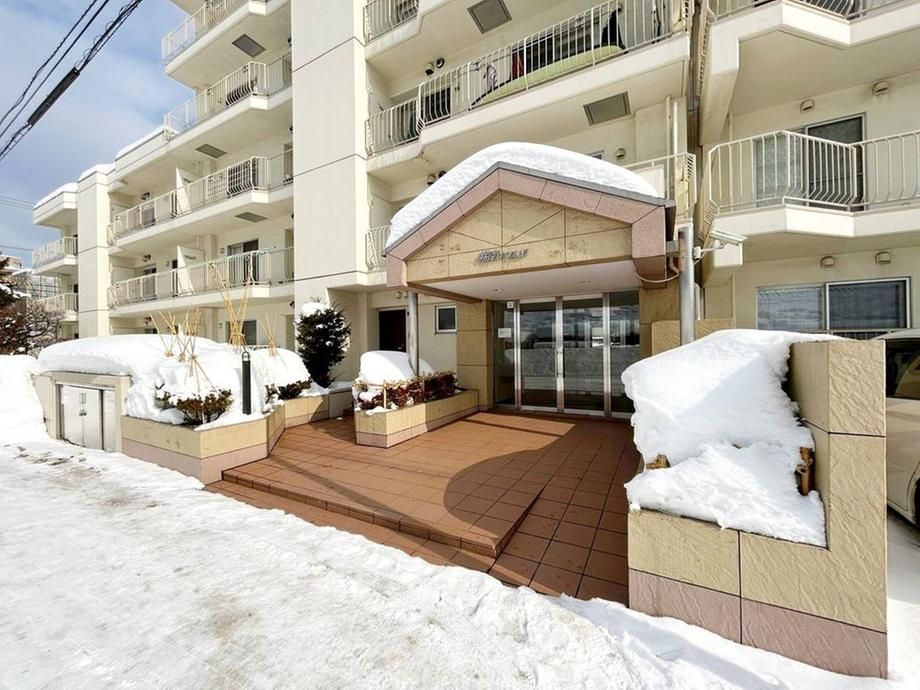 1LDK Apartment for Sale in Sapporo Chuo Ward with Private Garden - Thumbnail 4