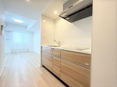 Renovated 1LDK Apartment for Sale in Suita, Osaka - Thumbnail 4