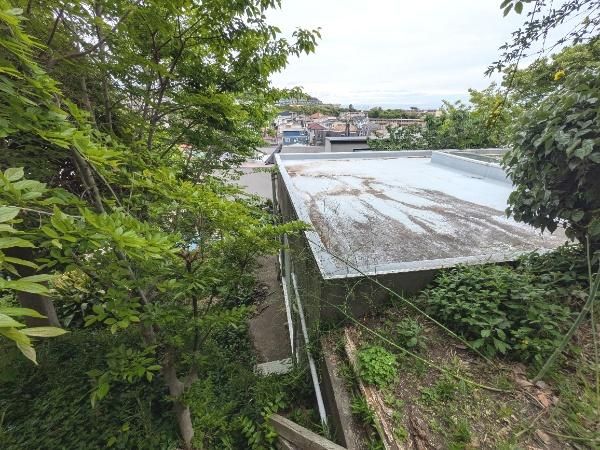 Reinforced Concrete Home with Sea Views in Kamakura - Thumbnail 3
