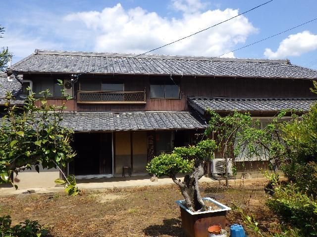 Spacious 10DK Wooden House for Sale in Yoshioka-cho, Sasebo with Garden - Thumbnail 4