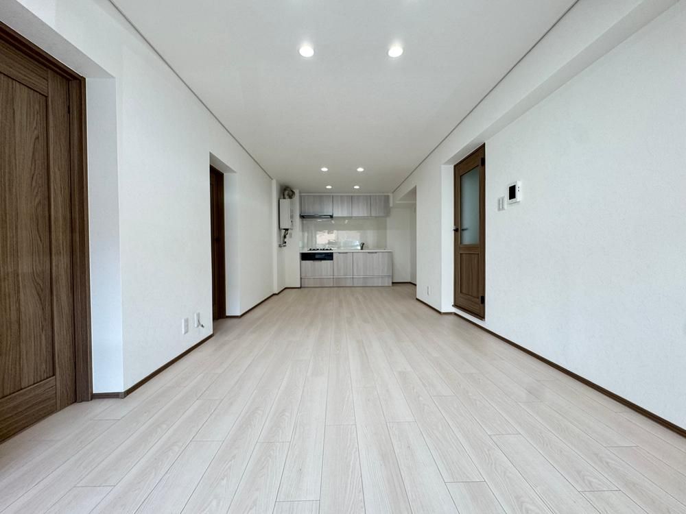 Renovated 3LDK Apartment for Sale in Sapporo Nishiku - Thumbnail 3