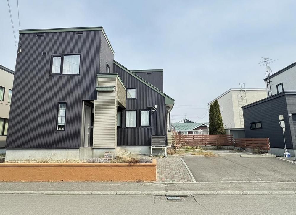 4LDK Detached House for Sale in Ebetsu, Hokkaido - 18.9M Yen - Thumbnail 2