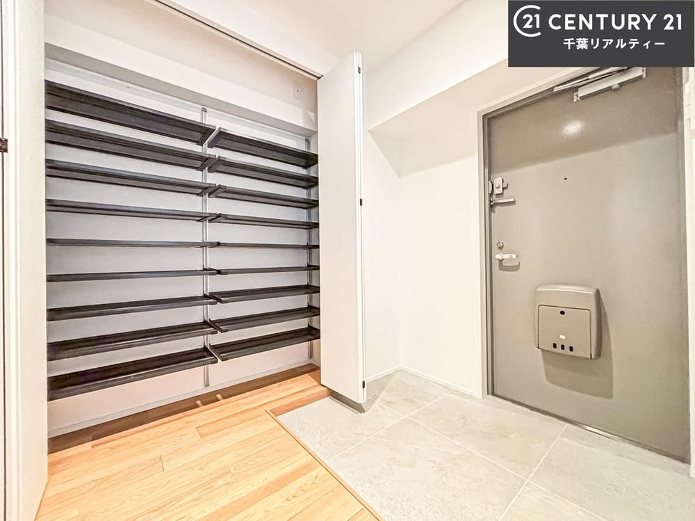 Renovated 3LDK Apartment near Motoyawata Station, Ichikawa - Thumbnail 4