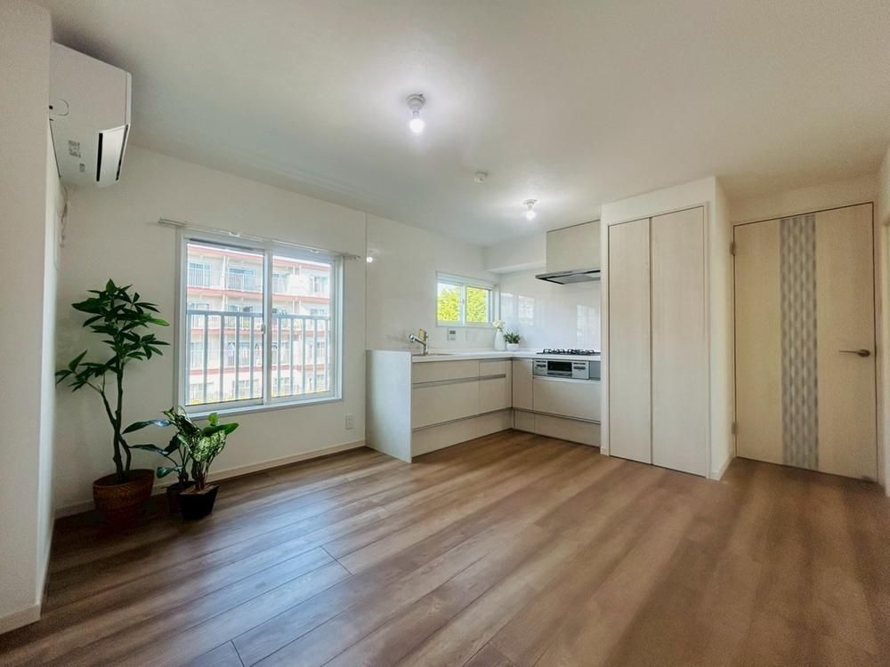 Renovated 3DK Apartment in Yokohama Asahi Ward - 61.1m2 - Thumbnail 4