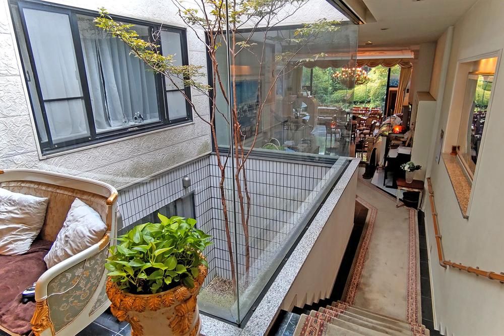 Luxury 13DK Estate in Setagaya, Tokyo - 694m2 Land - Thumbnail 2