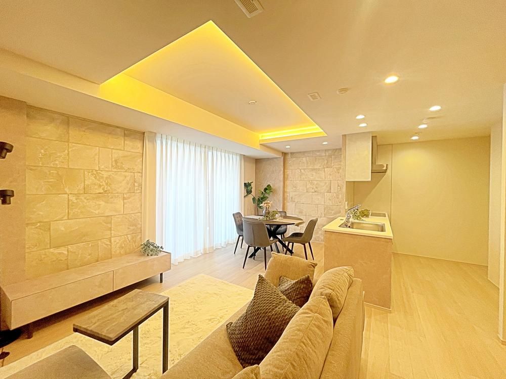 2LDK Apartment for Sale in Shibuya, Tokyo – 70.39m² - Thumbnail 4