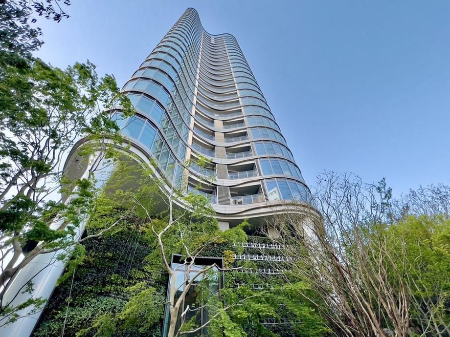 2LDK Apartment for Sale in Shibuya, Tokyo - 77.22 sqm - Thumbnail 2