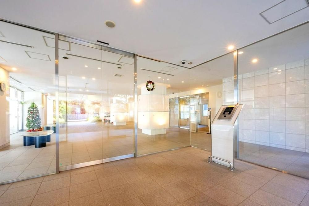 3LDK Apartment for Sale in Yokohama Kanagawa-ku, 85m² - Thumbnail 3