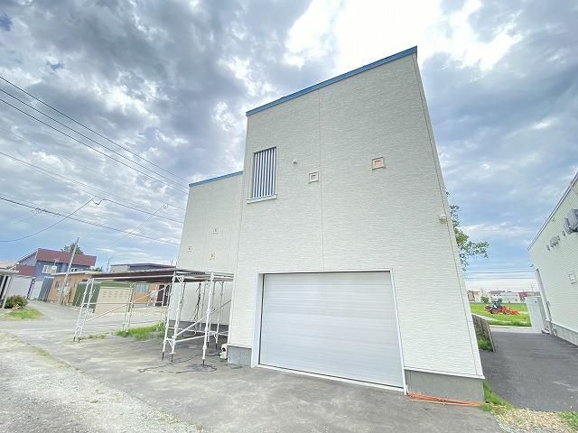 6LDK Detached House in Ebetsu, Hokkaido - 304 sqm - Thumbnail 2