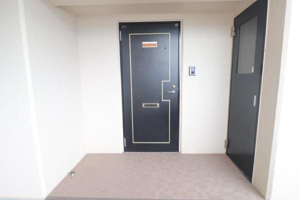 4LDK Apartment for Sale in Shizuoka City, 96m2, Near Station - Thumbnail 2