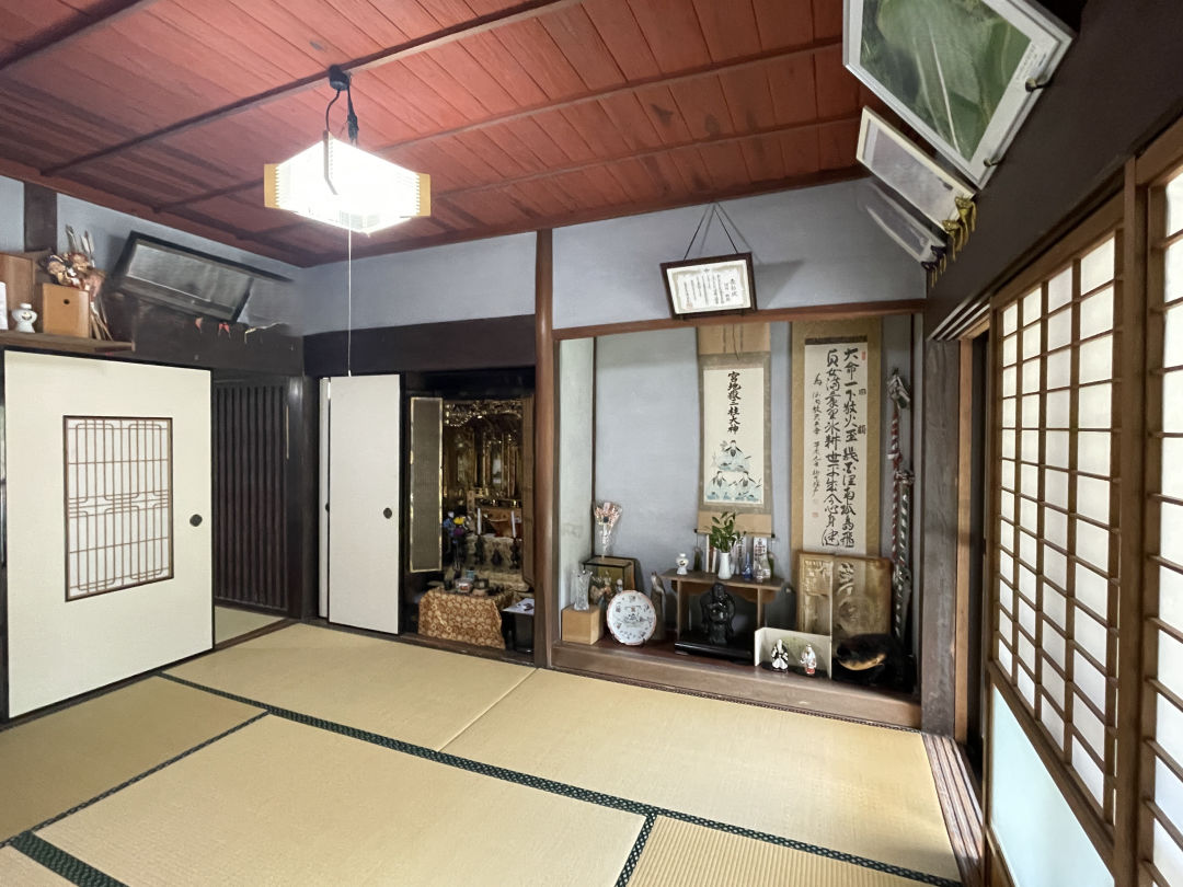 Historic Wooden House in Mine City with Farmland - Thumbnail 2