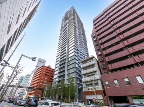 Classy Tower Shinjuku Gyoen 3LDK Apartment for Sale in Shinjuku, Tokyo - Thumbnail 2