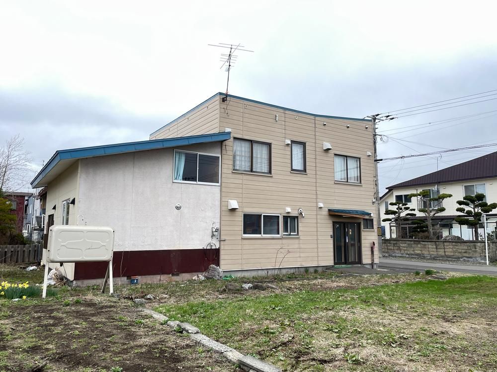 5LDK Detached House for Sale in Kuriyama, Hokkaido - 292.5m2 Land - Thumbnail 2
