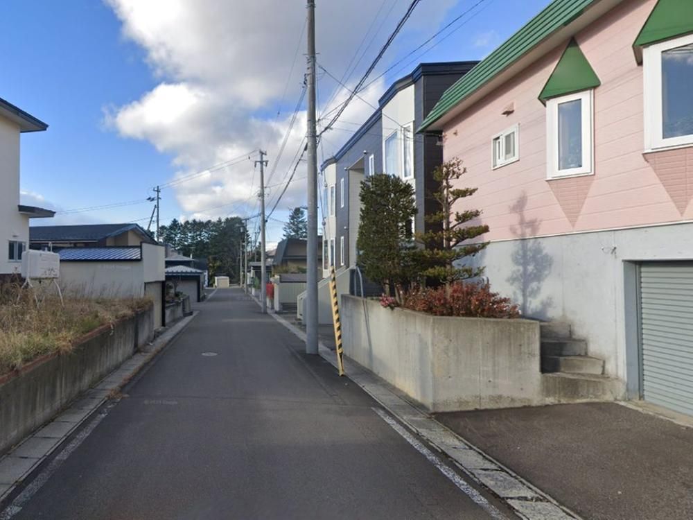 Land for Sale in Nanae, Hokkaido - 337m2 - Thumbnail 2