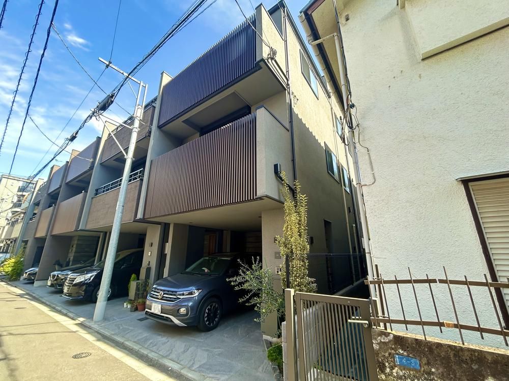 3LDK+S Detached House for Sale in Shibuya, Tokyo - Thumbnail 2