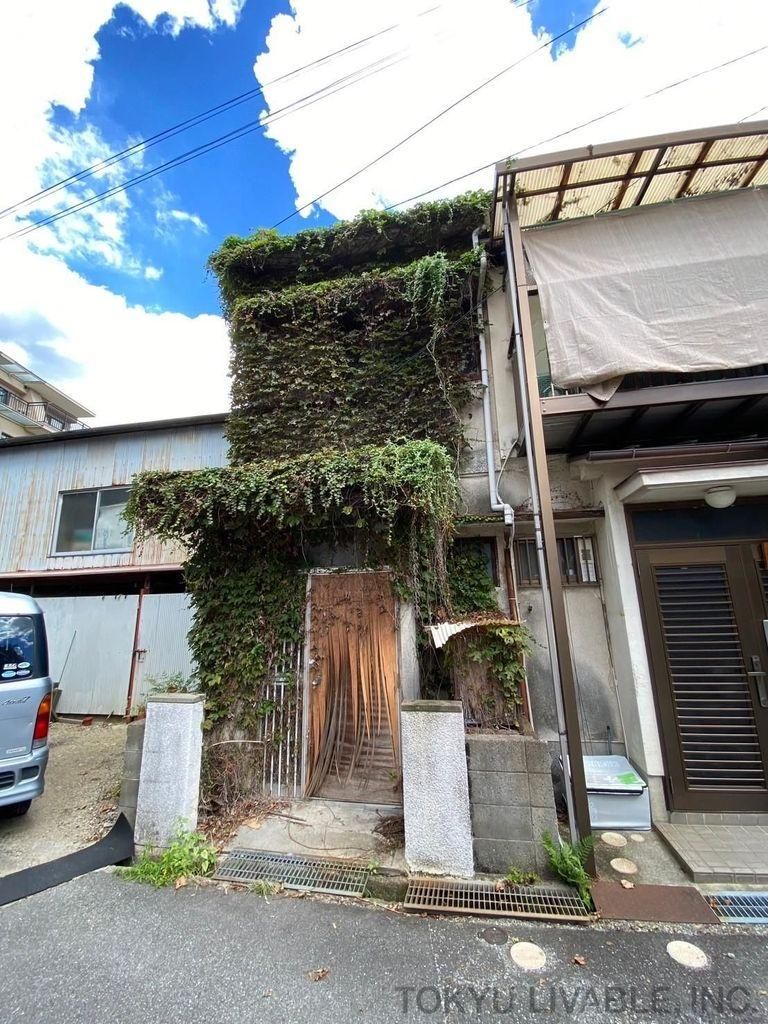 Compact 2K Terrace House in Takarazuka, Hyogo for 2.9 Million Yen - Thumbnail 4