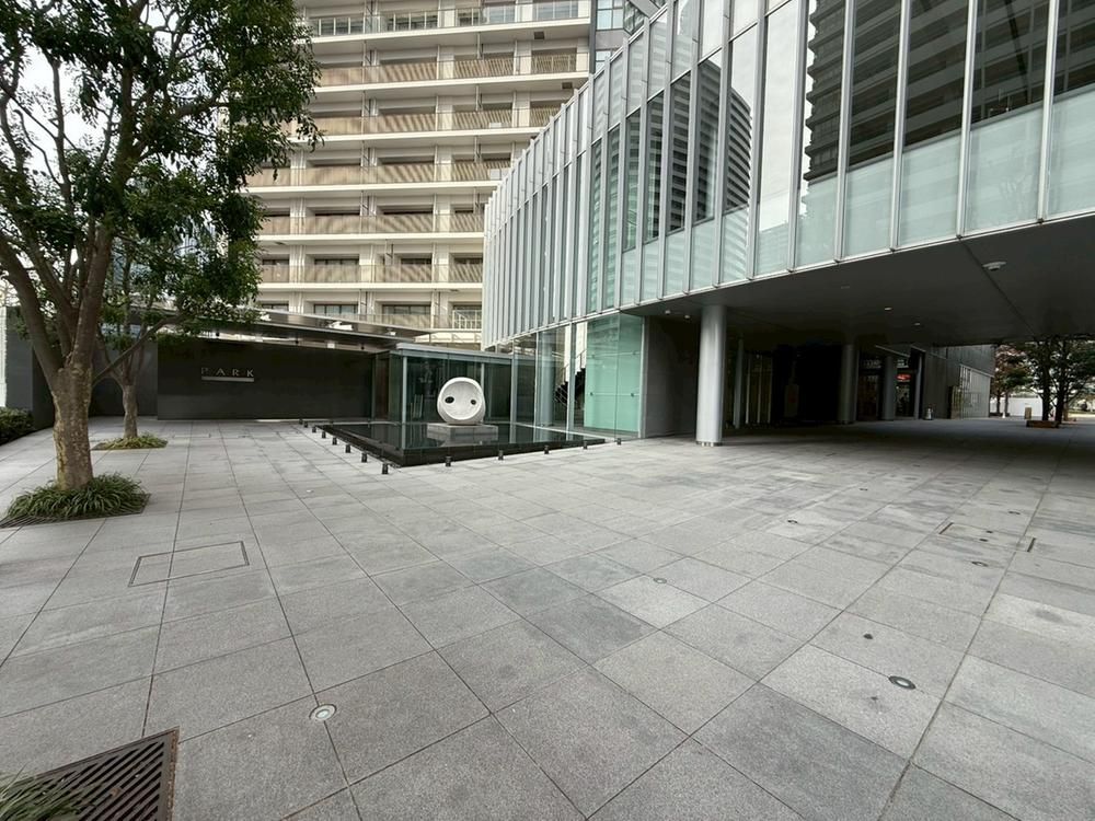 3LDK Apartment in Minato Mirai, Yokohama – 78.98m² with Sea View - Thumbnail 3
