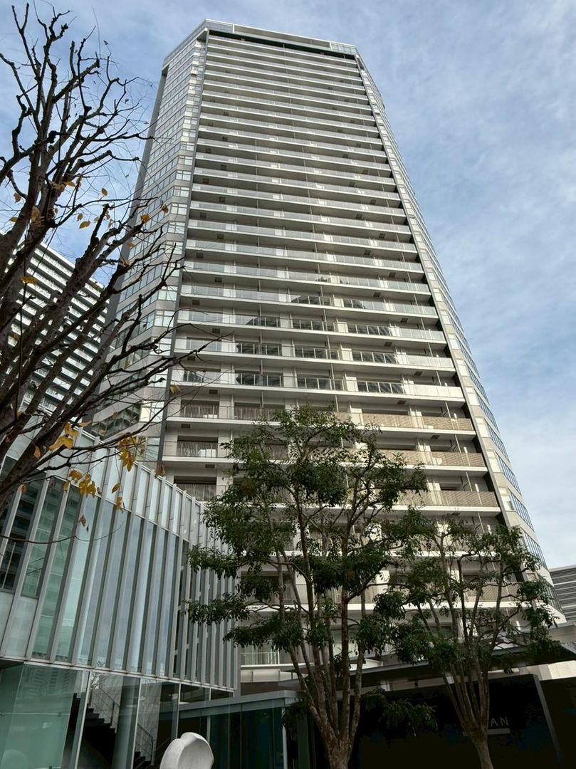 3LDK Apartment in Minato Mirai, Yokohama – 78.98m² with Sea View - Thumbnail 2