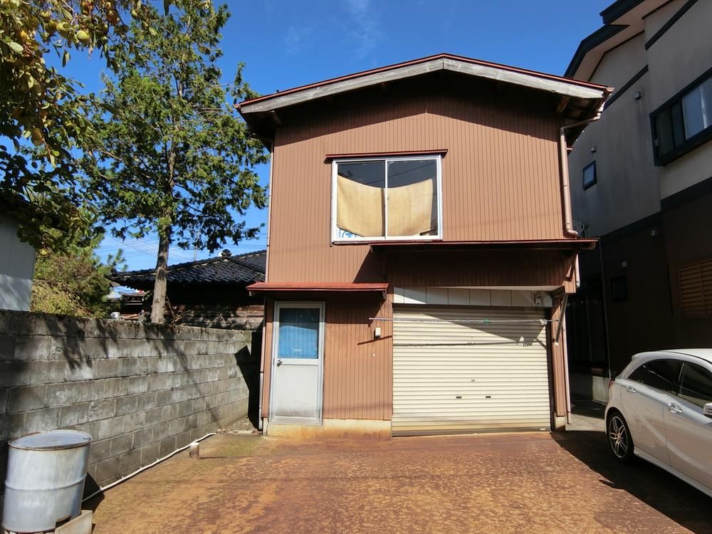6LDK House for Sale in Joetsu, Niigata - 247m2 - Thumbnail 2