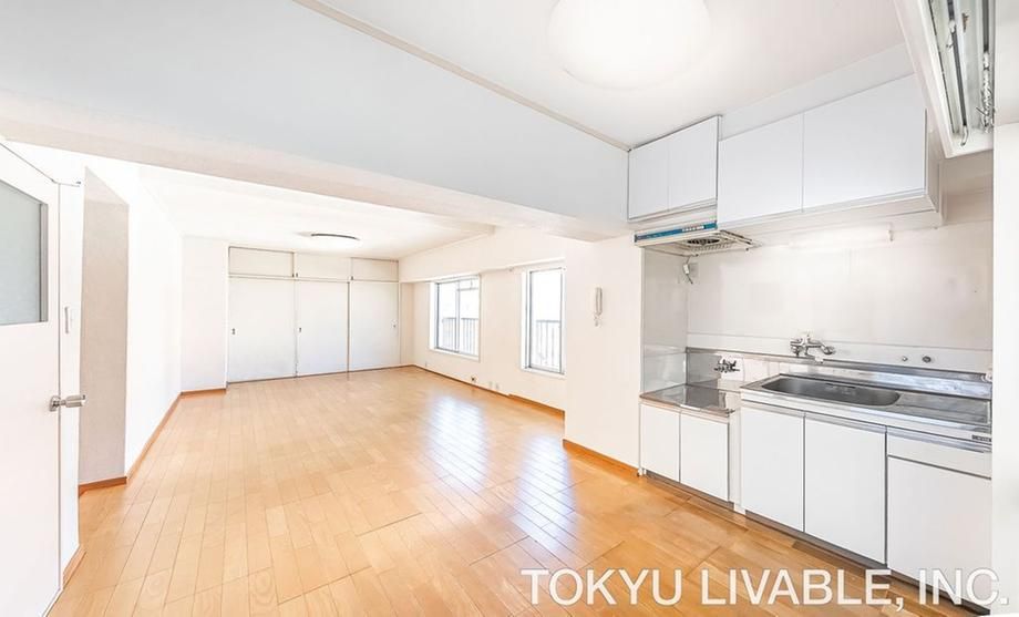 Studio Apartment for Sale in Nishi Ward, Yokohama - Thumbnail 3