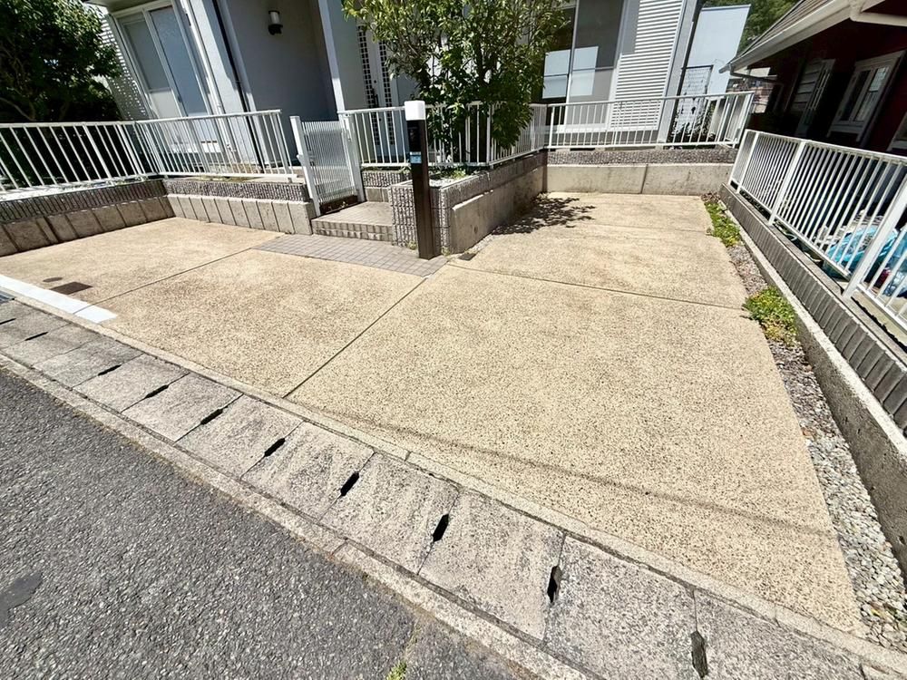 Renovated 4LDK House in Kobe Kita-ku, 178m2 Land - Thumbnail 2