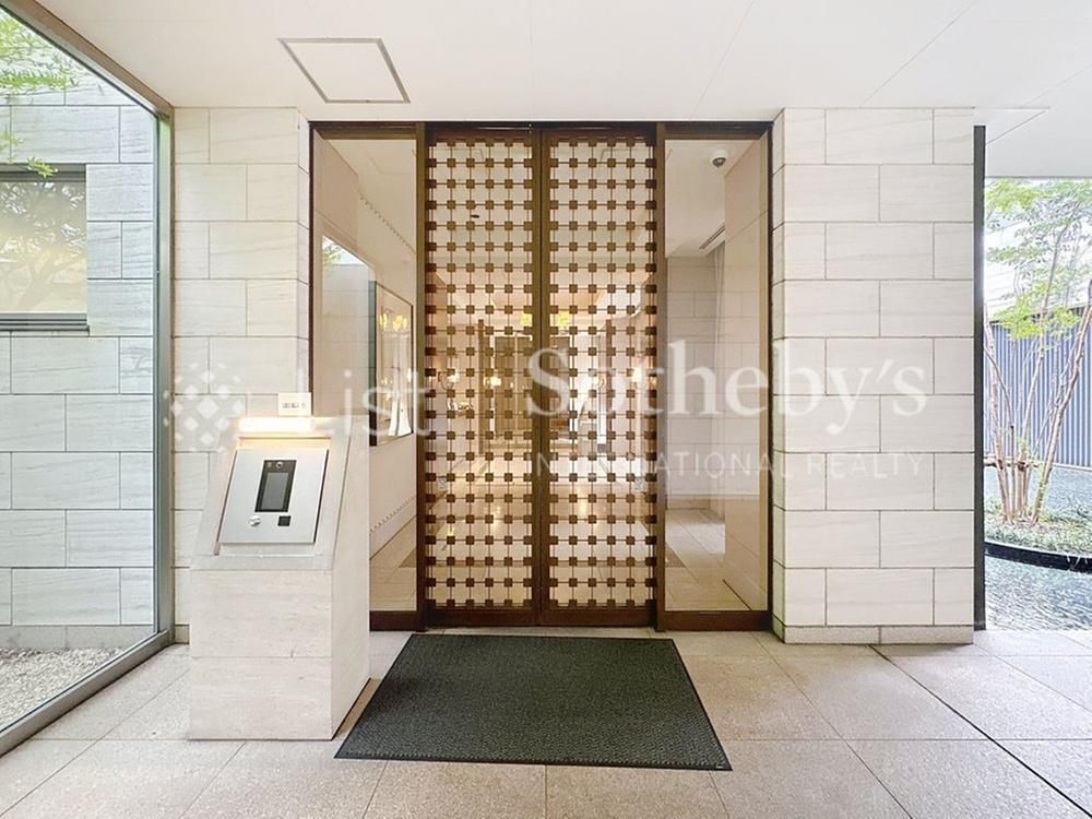 2LDK Apartment in Yokohama, Kanagawa - 73.19 sqm - Thumbnail 3