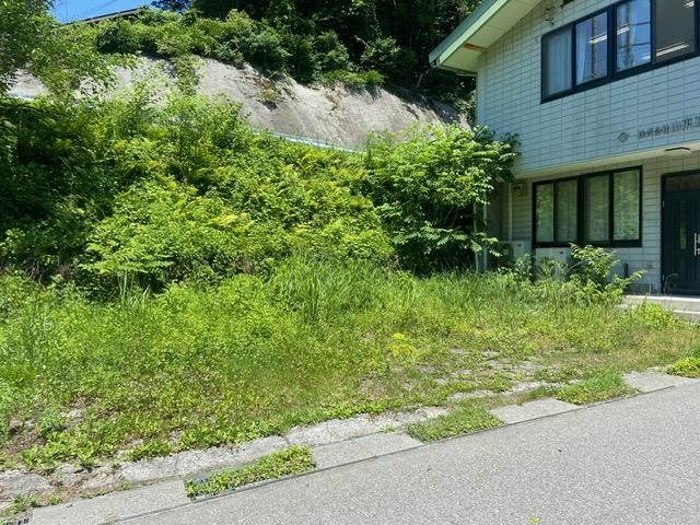 4K Detached House in Nagano City with Large Lot and Mountain Views - Thumbnail 2