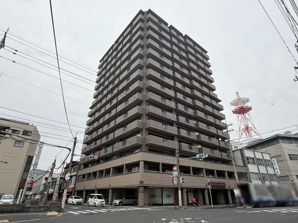 Renovated 2LDK Apartment for Sale in Iwakuni, Yamaguchi - Thumbnail 2