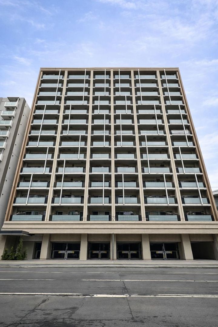 Mine Villa Sapporo - 5-Story RC Apartment in Chuo Ward - Thumbnail 3