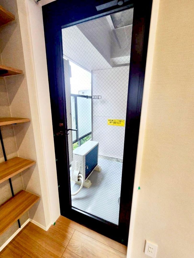 1DK Apartment for Sale in Musashi-Koyama, Shinagawa-ku, Tokyo - Image 1