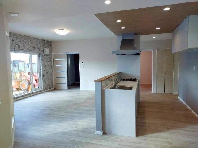 Newly Built 3LDK House in Asahikawa with Large Garden - Thumbnail 2