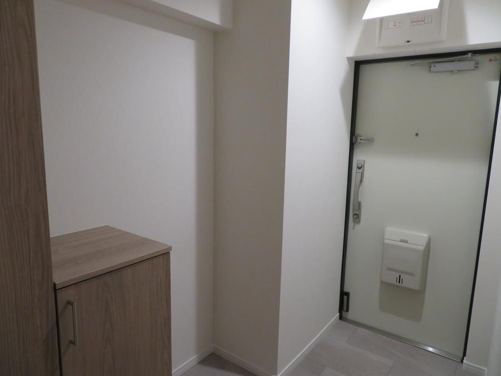 Renovated 3LDK Apartment in Yokohama Nishi Ward 73.84m² - Thumbnail 2