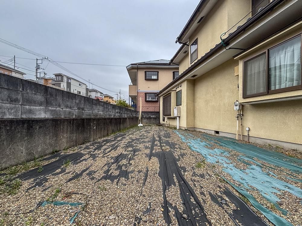 5LDK Family Home for Sale in Akishima, Tokyo with Garden - Thumbnail 3