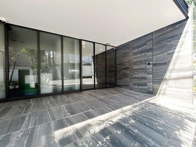 2LDK+S Apartment for Sale in Shibuya, Tokyo - 63.17 sqm - Thumbnail 4