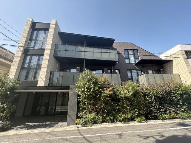 2LDK+S Apartment for Sale in Shibuya, Tokyo - 63.17 sqm - Thumbnail 3