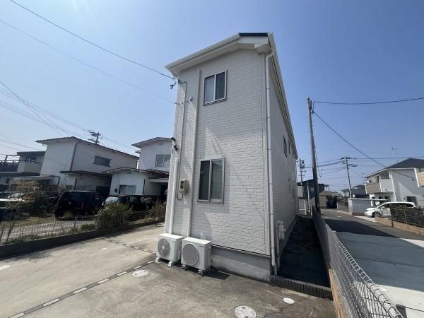 2017-Built 4LDK House in Sendai's Taihaku Ward with 3 Car Spaces - Thumbnail 2