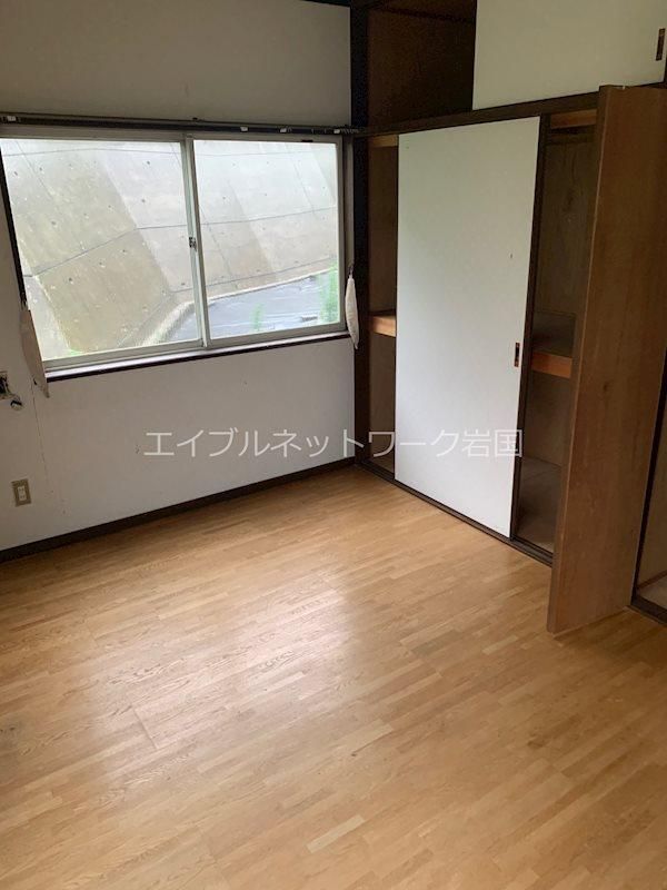 4LDK Resale House in Iwakuni with 117.78 sqm Floor Area - Thumbnail 3