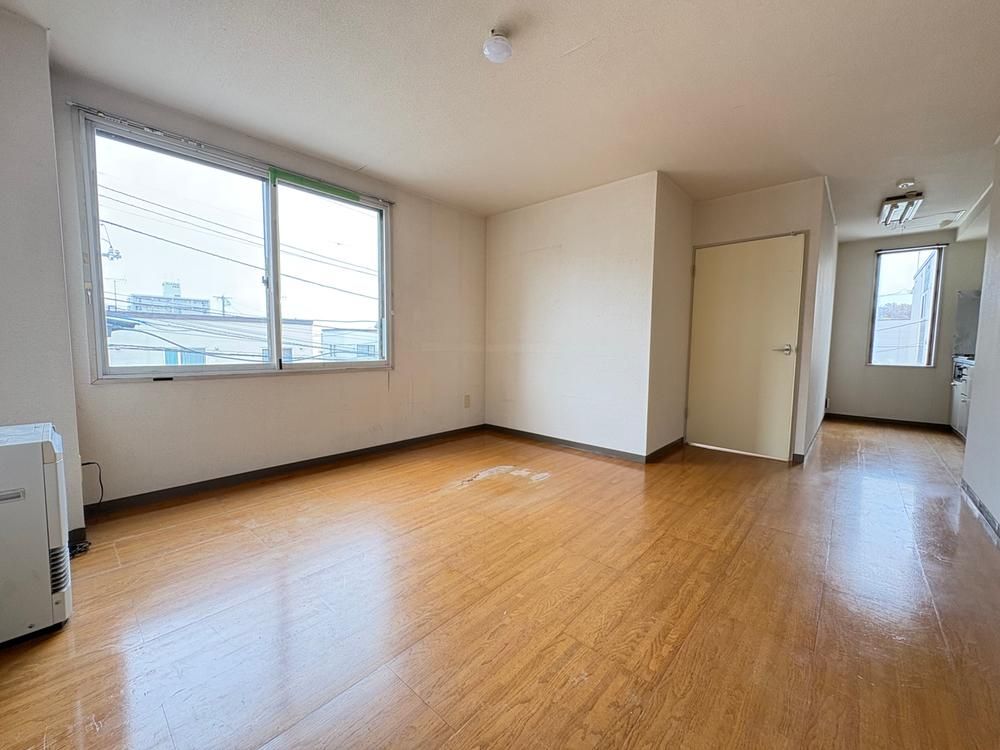 4-Story Mixed-Use Property in Toyohira-ku, Sapporo - 25 Million Yen - Thumbnail 3