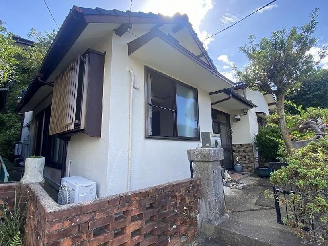 Detached House for Sale in Wakaba-cho, Sasebo, Nagasaki - 4DK, 102.95 sqm - Thumbnail 2