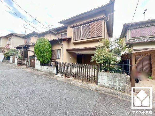 4LDK Resale House in Uji, Kyoto Near Two Train Lines - Thumbnail 2