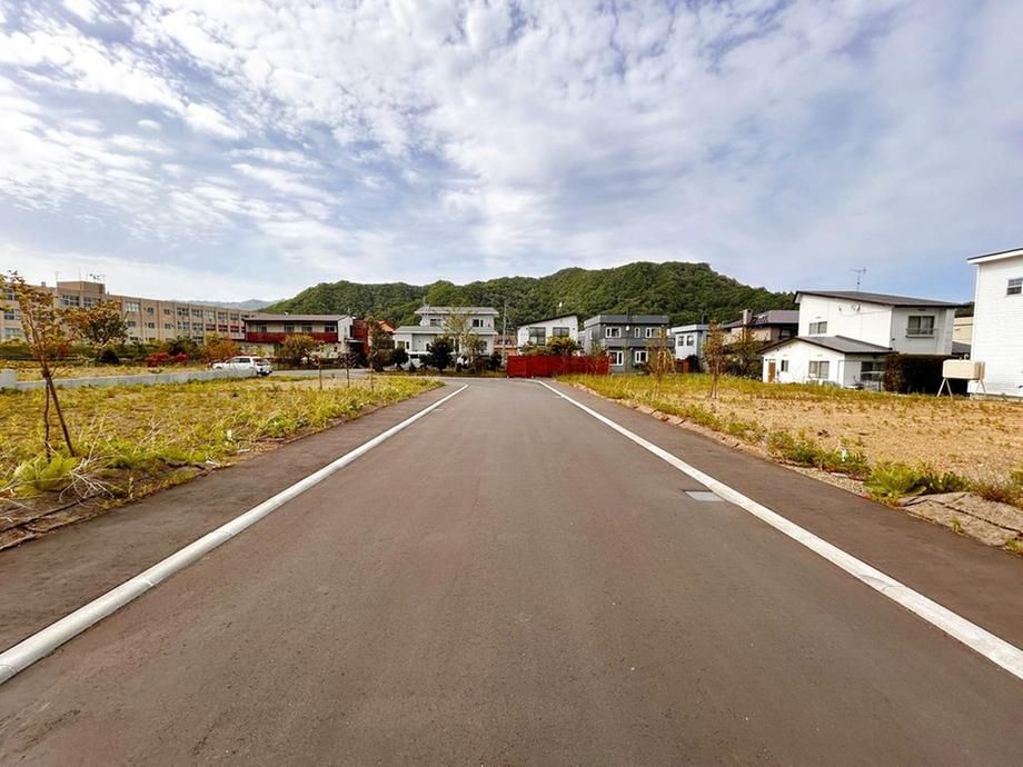 Land for Sale in Minami-ku, Sapporo - 165m2 - Thumbnail 2