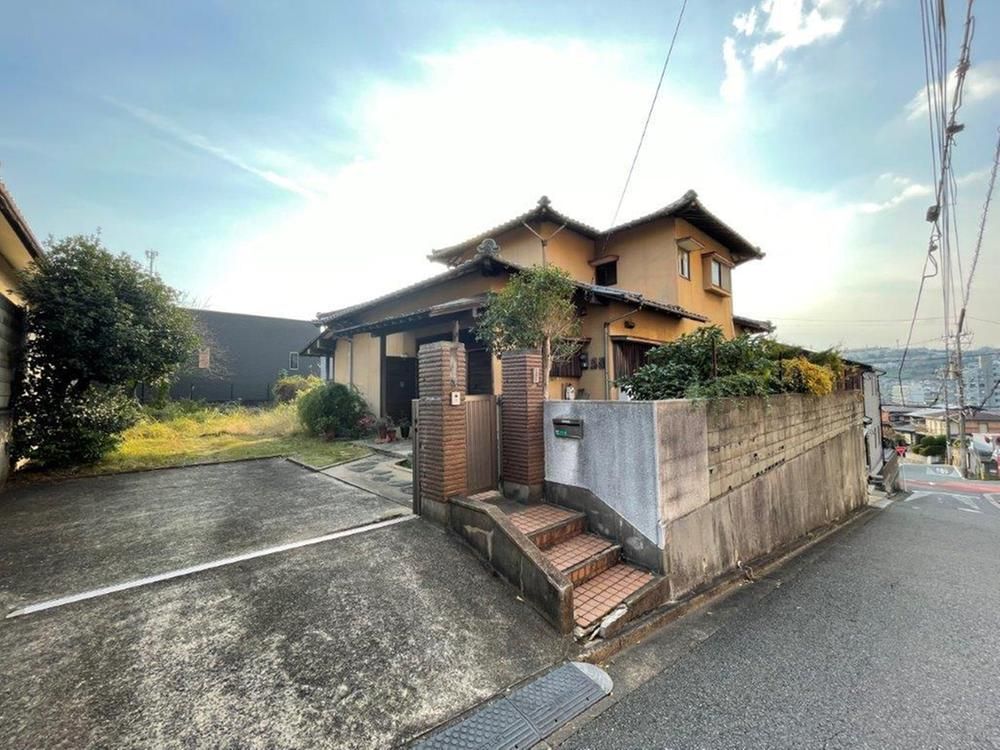 5LDK Detached House for Sale in Tobata Ward, Kitakyushu - Thumbnail 2
