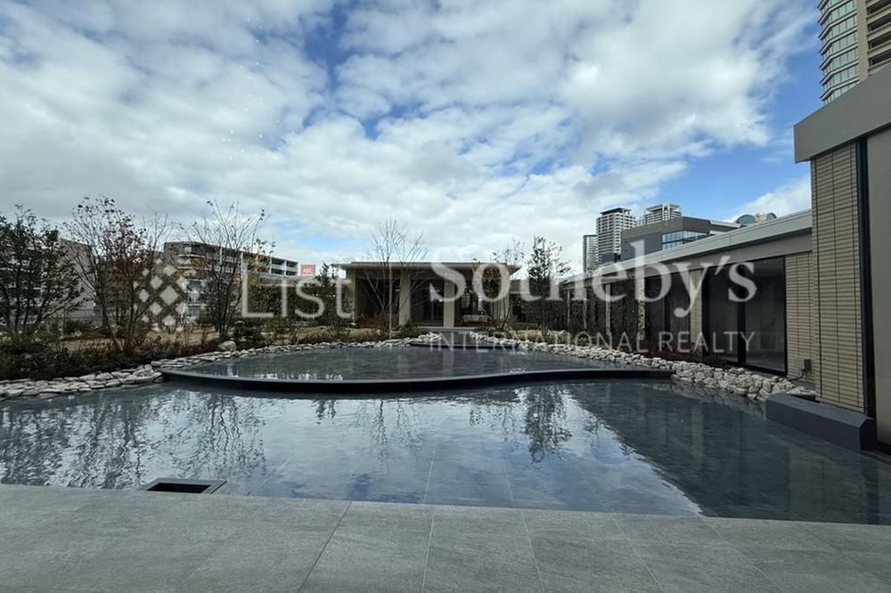 1LDK Luxury Apartment for Sale in Grand Green Osaka, Kita-ku - Thumbnail 3