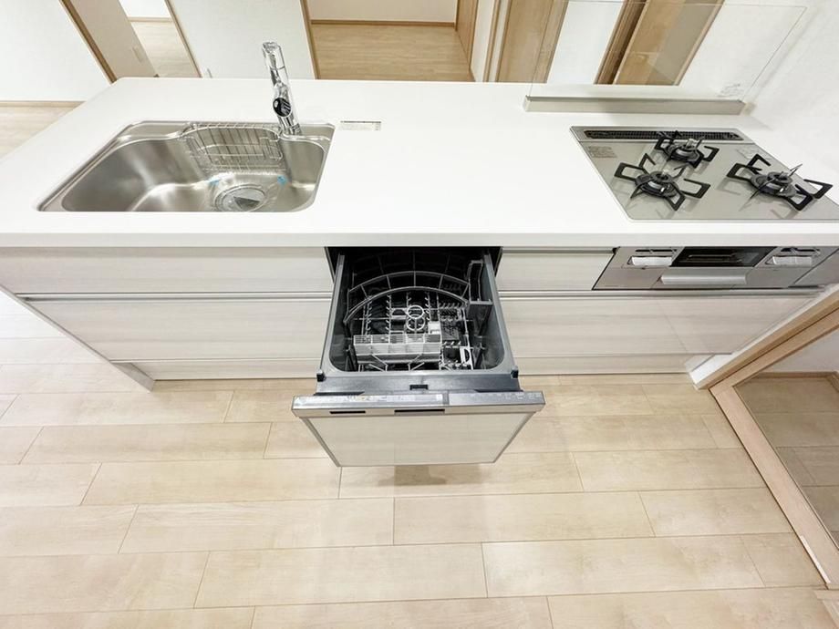 2LDK Apartment for Sale in Kita Ward, Osaka - 72.38m² - Thumbnail 2
