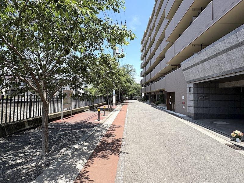 3LDK Apartment for Sale in Gumyoji, Yokohama - Thumbnail 3