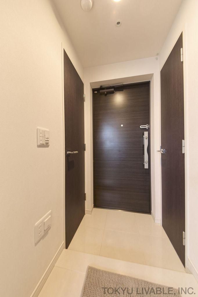 1LDK Apartment for Sale in Nishi-ku, Yokohama - Thumbnail 2